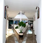 Elegance 2*
