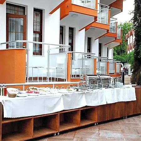 Elegance Hotel 2*