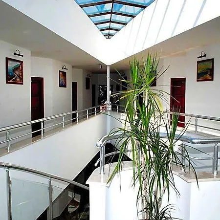 Elegance Hotel 2*